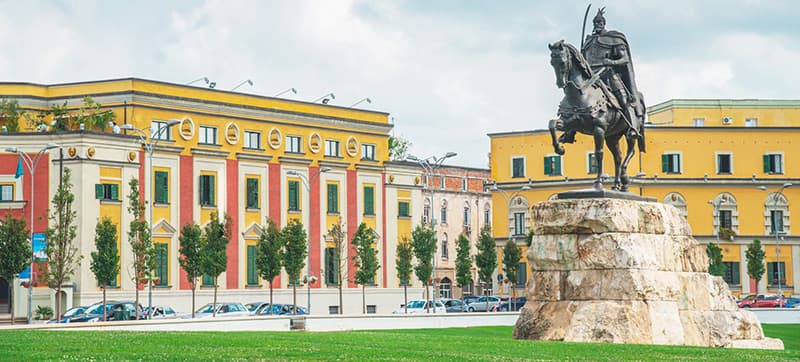 Φτηνές Ενοικίαση αυτοκινήτων σε Τίρανα Αεροδρόμιο