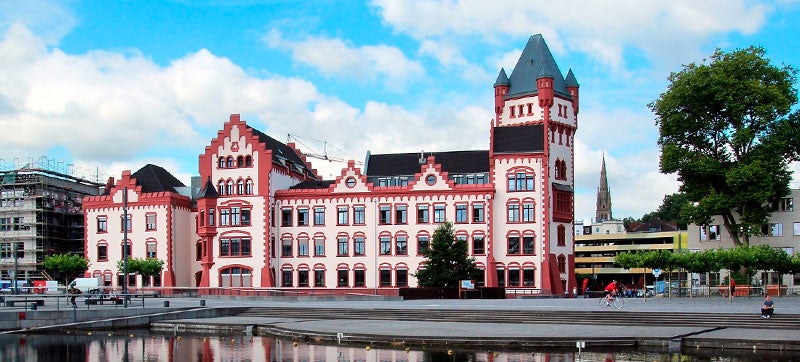 Φτηνές Ενοικίαση αυτοκινήτων σε Ντόρτμουντ Αεροδρόμιο