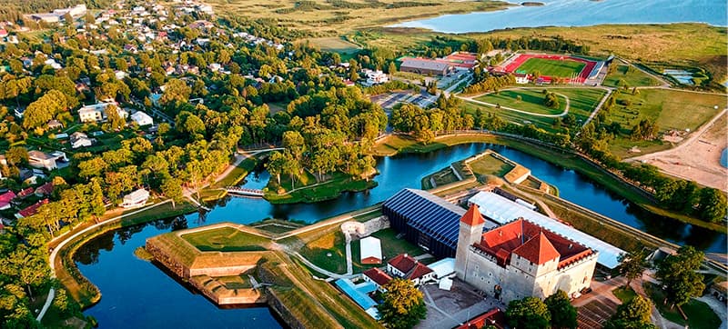 Φτηνές Ενοικίαση αυτοκινήτων σε Κουρεσάαρε  Αεροδρόμιο