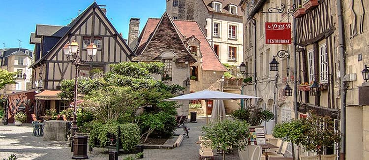 Jeftini Najam Automobila u Caen Željeznički kolodvor