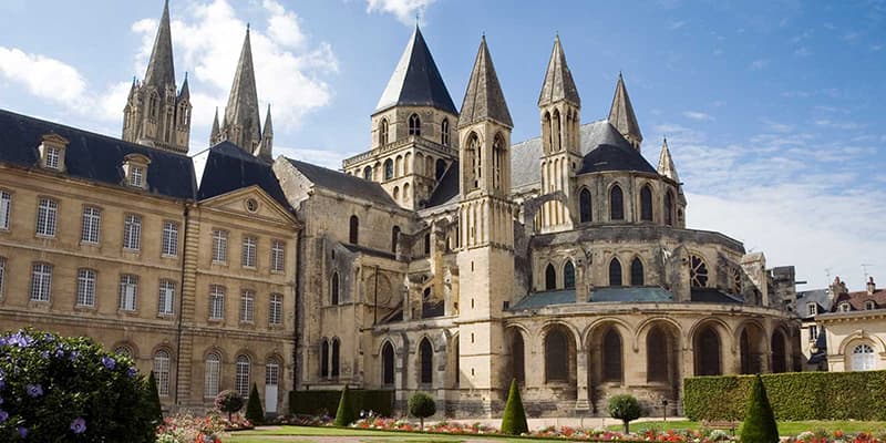 Najam Automobila u Caen