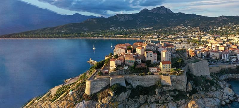 Φτηνές Ενοικίαση αυτοκινήτων σε Κορσική, Καλβί Αεροδρόμιο