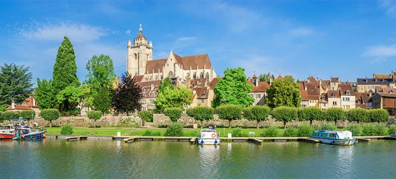 Φτηνές Ενοικίαση αυτοκινήτων σε Ντολ Αεροδρόμιο