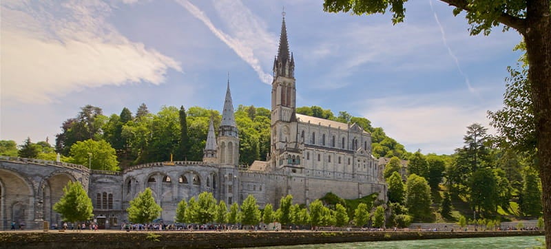 Φτηνές Ενοικίαση αυτοκινήτων σε Ταρμπ-Λούρδη-Pyrénées Αεροδρόμιο