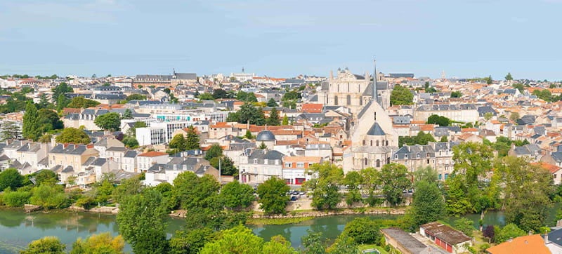 Φτηνές Ενοικίαση αυτοκινήτων σε Πουατιέ Αεροδρόμιο