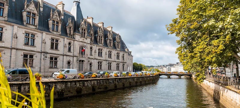 Φτηνές Ενοικίαση αυτοκινήτων σε Πλυγκυφάν Αεροδρόμιο