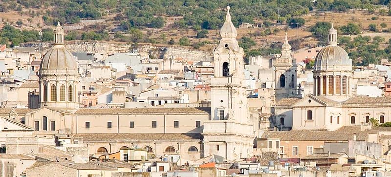 Φτηνές Ενοικίαση αυτοκινήτων σε Σικελία, Κομίζο Αεροδρόμιο