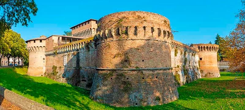 Ενοικίαση αυτοκινήτων σε Φορλί