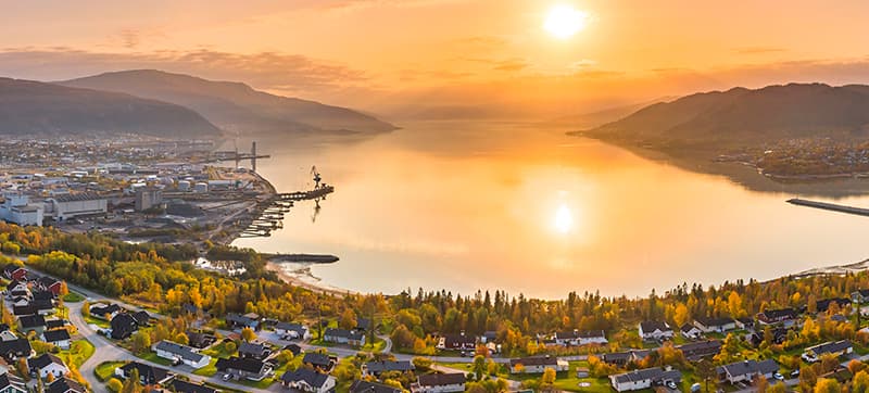 Φτηνές Ενοικίαση αυτοκινήτων σε Μο ι Ράνα Αεροδρόμιο