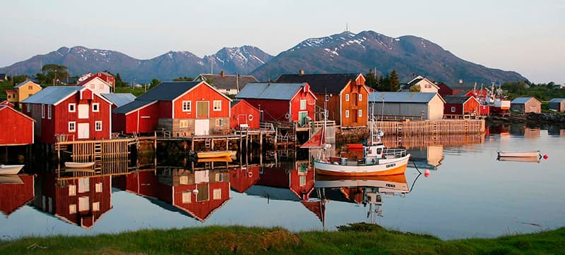 Φτηνές Ενοικίαση αυτοκινήτων σε Μπροννόισουντ Αεροδρόμιο