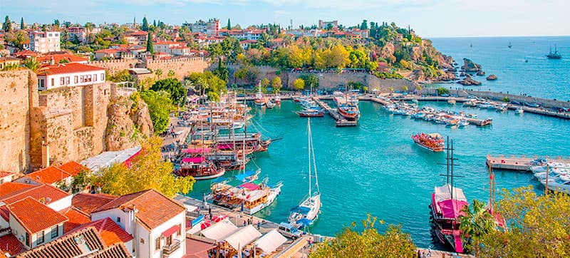 Γιατί να νοικιάσετε αυτοκίνητο στην Αττάλεια;