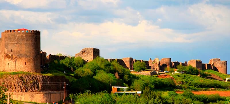 Ενοικίαση αυτοκινήτων σε Ντιγιάρμπακιρ