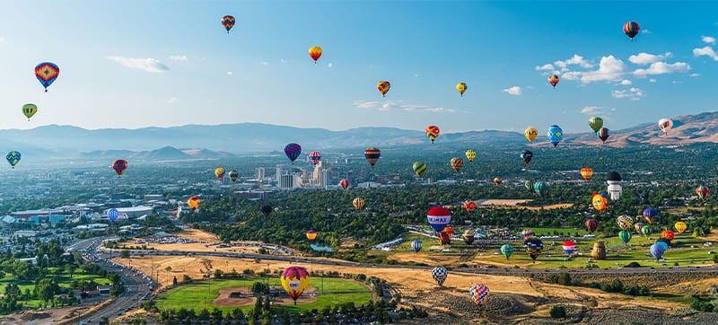 Φτηνές Ενοικίαση αυτοκινήτων σε Ρίνο Αεροδρόμιο